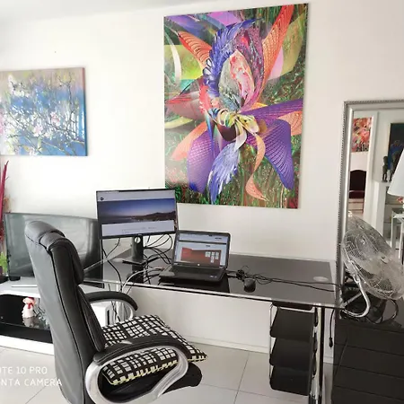 Penthouse 360 View 2br, Large Terrace Appartement *